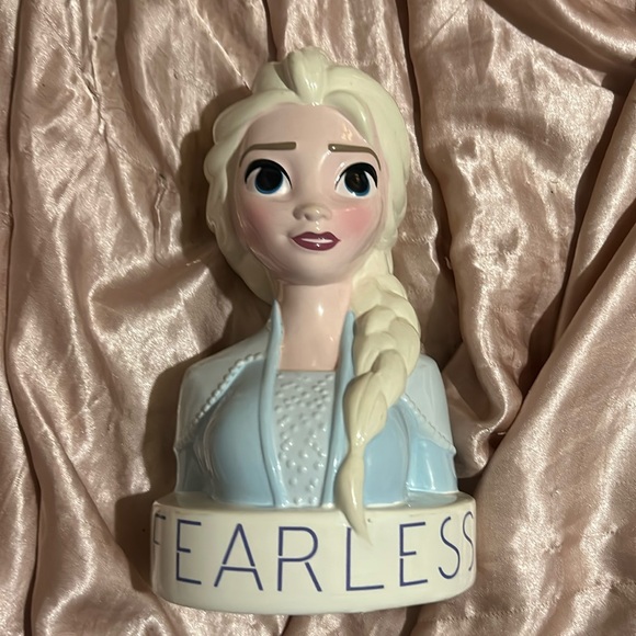 Frozen Princess Elsa Ceramic Bank - Picture 8 of 8